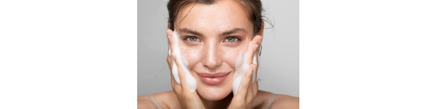 Nettoyant peau normal à sèche 